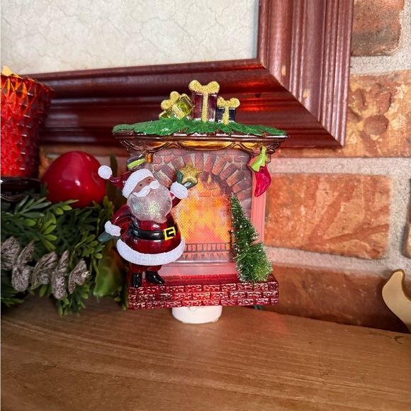 Vintage 1994 Festive Santa Fireplace Night Light - Picture 4 of 7